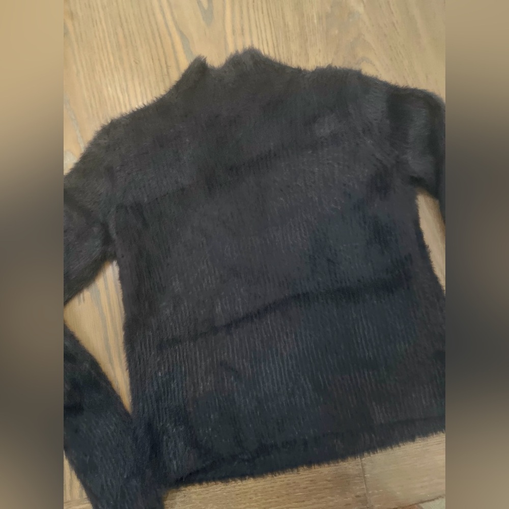 Banana‎ Republic Fuzzy Eyelash Sweater !!